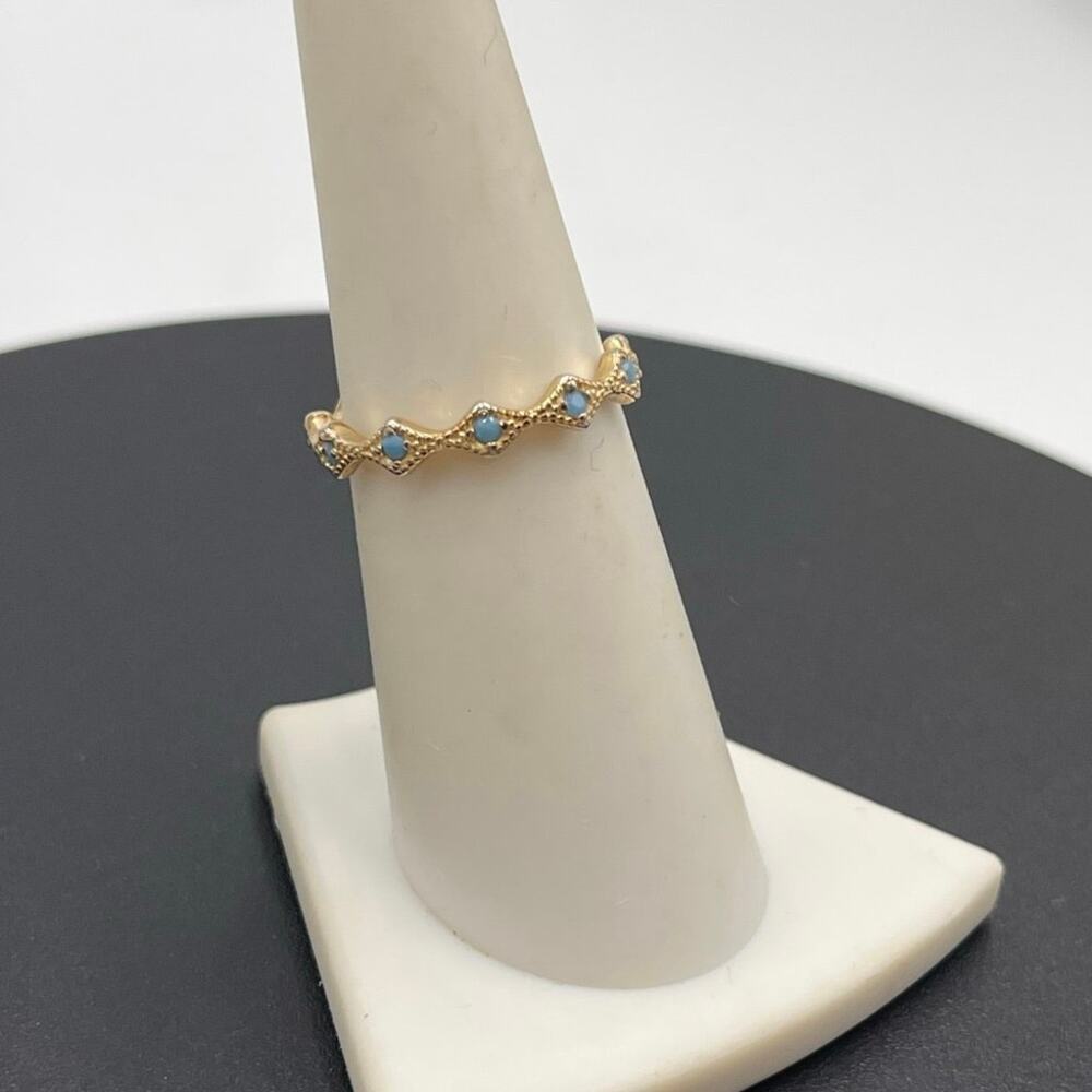 SHASHI Penny Band Stackable Blue Stone Scalloped Gold Plated Ring Sz 6.5